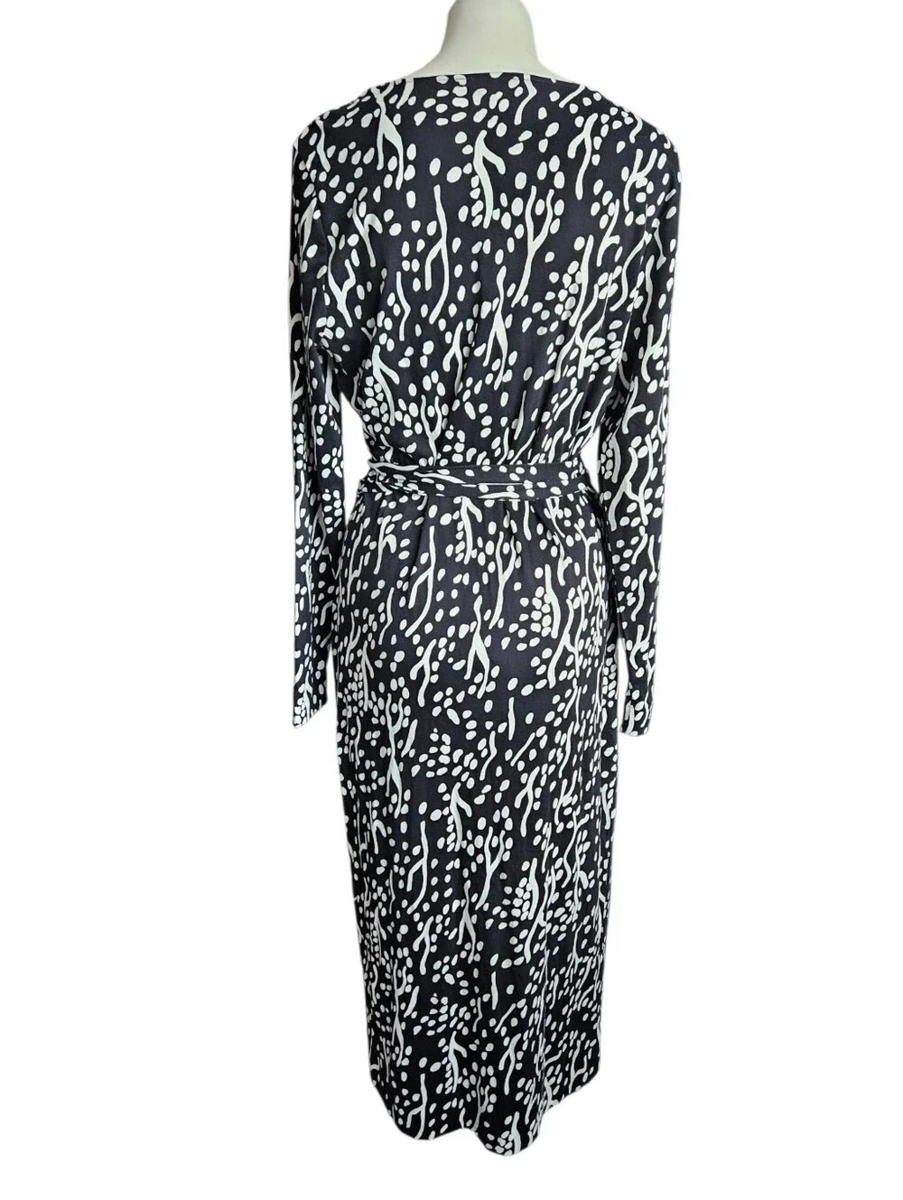 Diane von Furstenberg Black White Abstract Print Wrap Midi Dress Sz LG